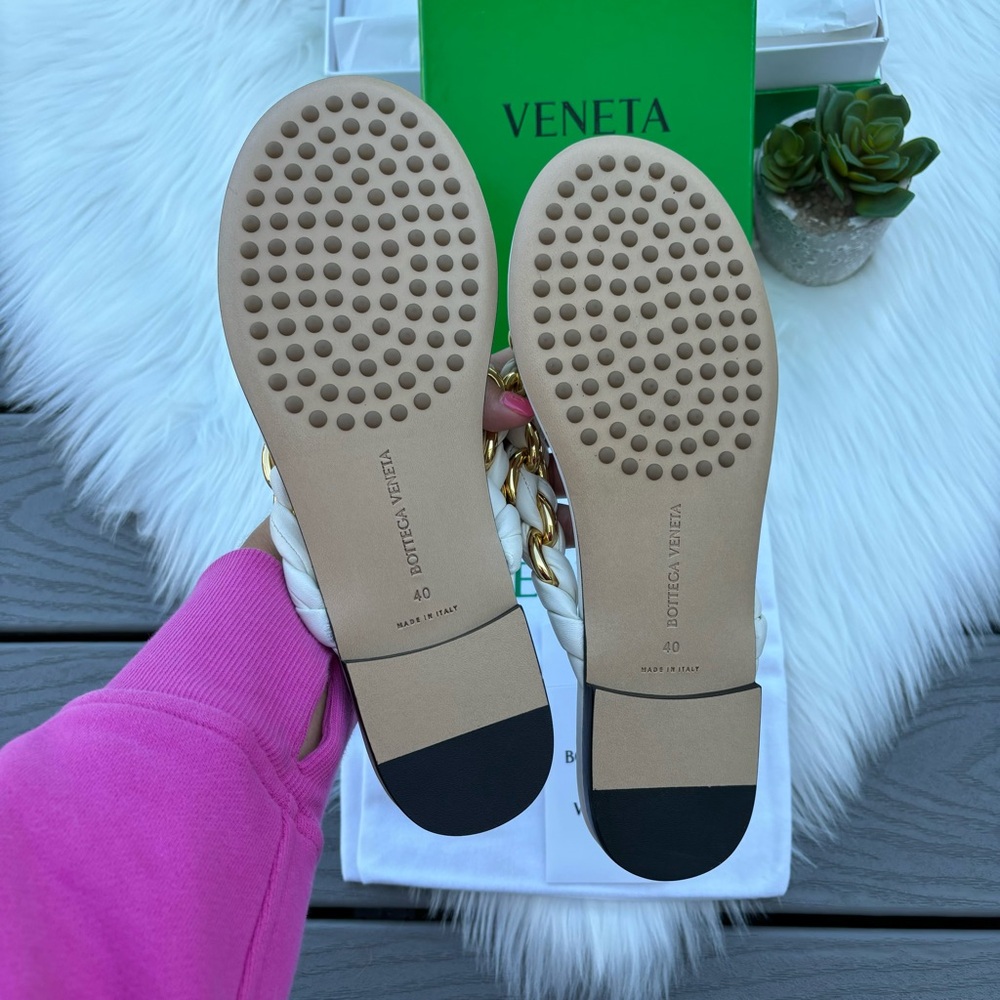 Bottega Veneta Chain Flat Sandals - Picture 2 of 4